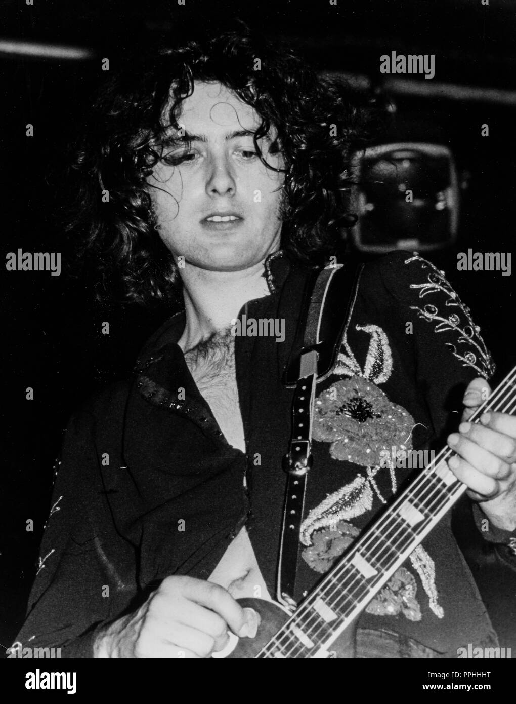 Jimmy page led zeppelin hi-res stock photography and images - Alamy