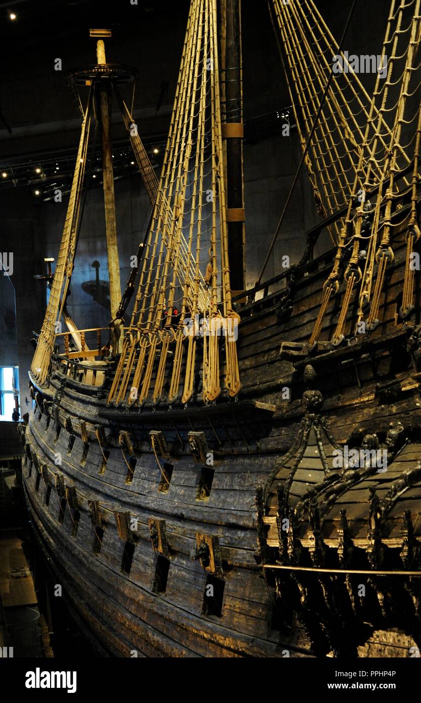 Warship Vasa. Built at 1626-1628 on the orders of the King of Sweden  Gustavus Adolphus. Gunport, deadeyes, chainplate and shrouds. Vasa Museum.  Stockholm. Sweden Stock Photo - Alamy