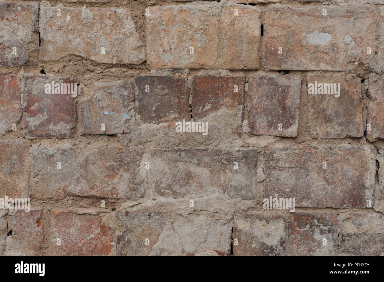 Old cracked brick hi-res stock photography and images - Alamy
