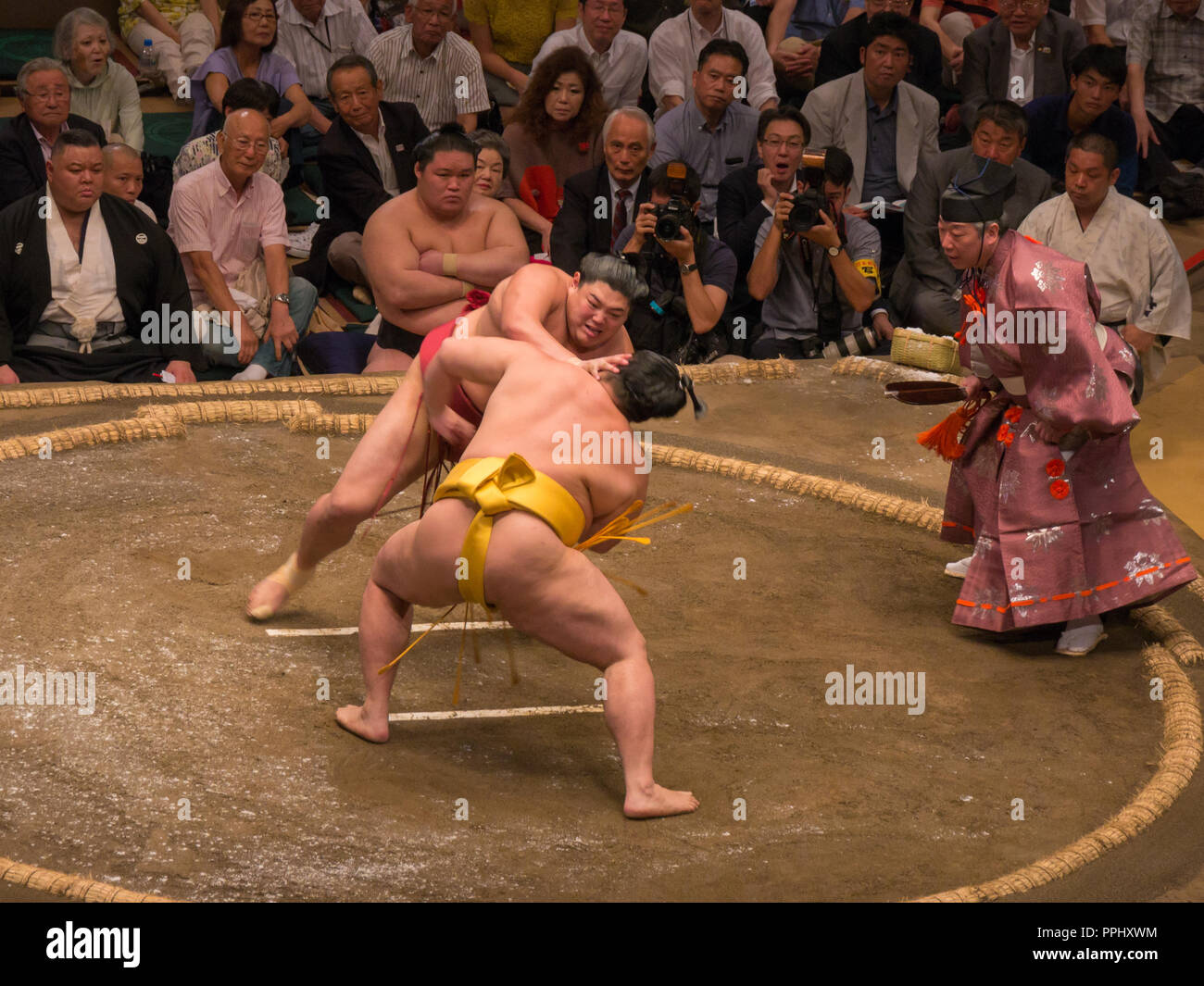 Sumo wrestlers grand sumo tournament hi-res stock photography and ...