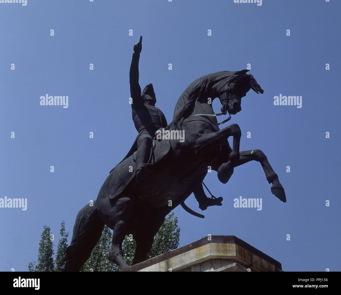 MONUMENTO AL GENERAL JOSE DE SAN MARTIN EN EL PARQUE DEL OESTE ...