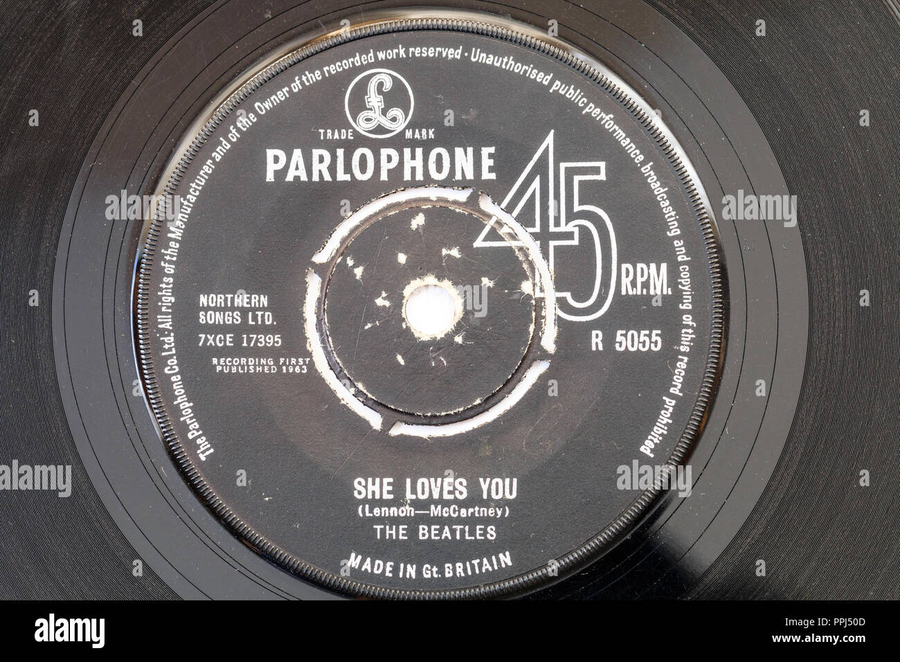 45 single track record on Parlophone label. The Beatles, 'She loves You' by Lennon and McCartney. 1963 R5055 Stock Photo