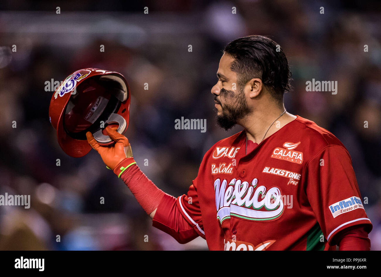 Alfredo Amezaga se despide del beisbol con su ultimo turno al bat