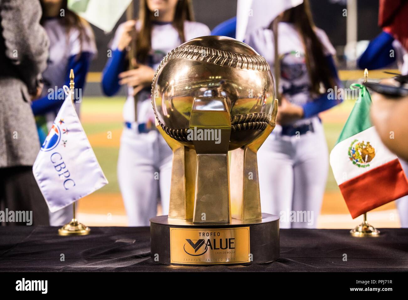 Trofeo que sera entregado al campeón de la Serie del Caribe al ganador