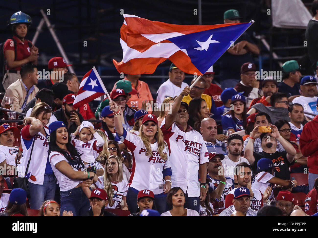 Tercer tipo hires stock photography and images Alamy