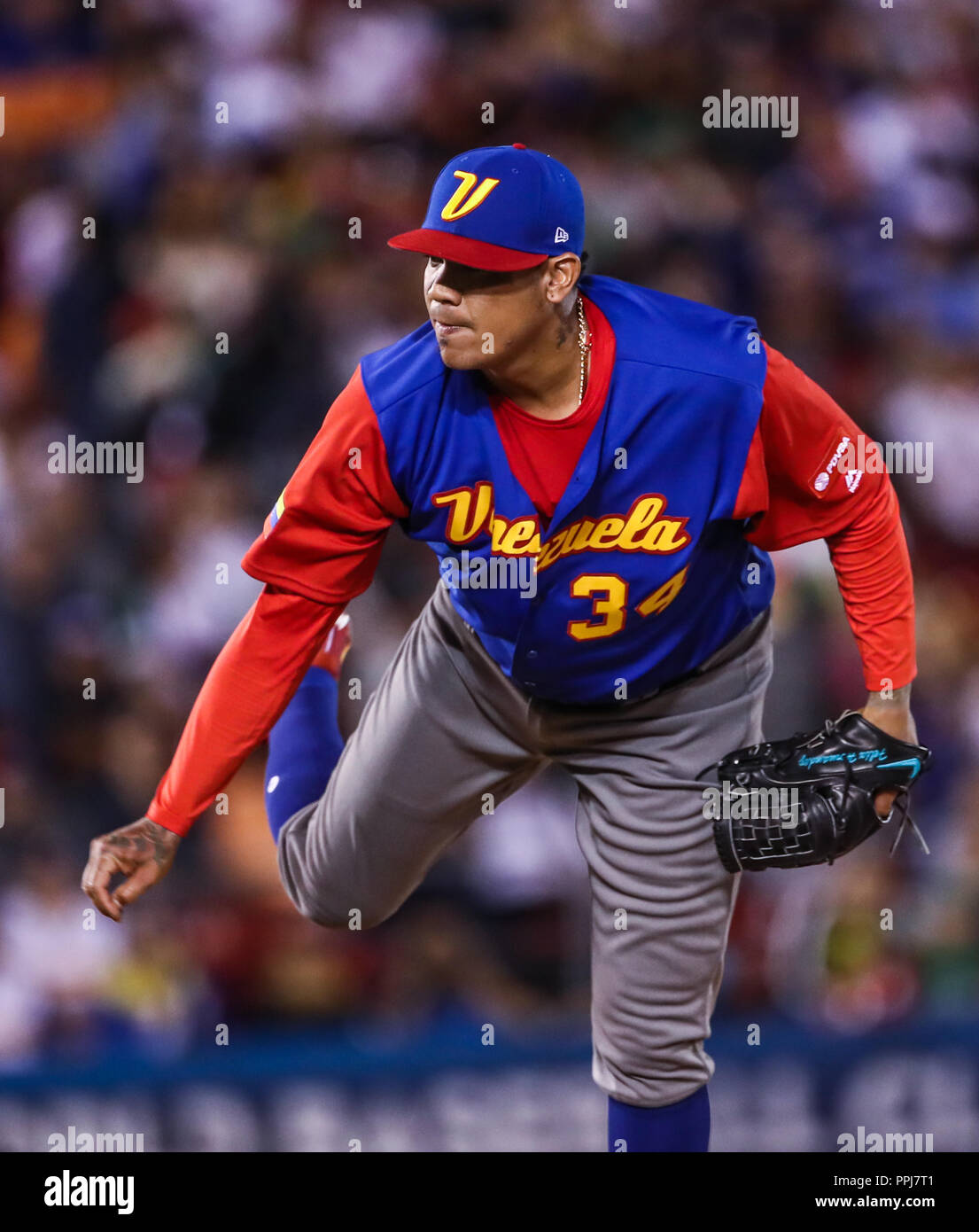 Martin Perez pitcher inicial de Venezuela hace lanzamientos en el cierre  del primer inning, durante el partido entre Italia vs Venezuela, World  Baseba Stock Photo - Alamy