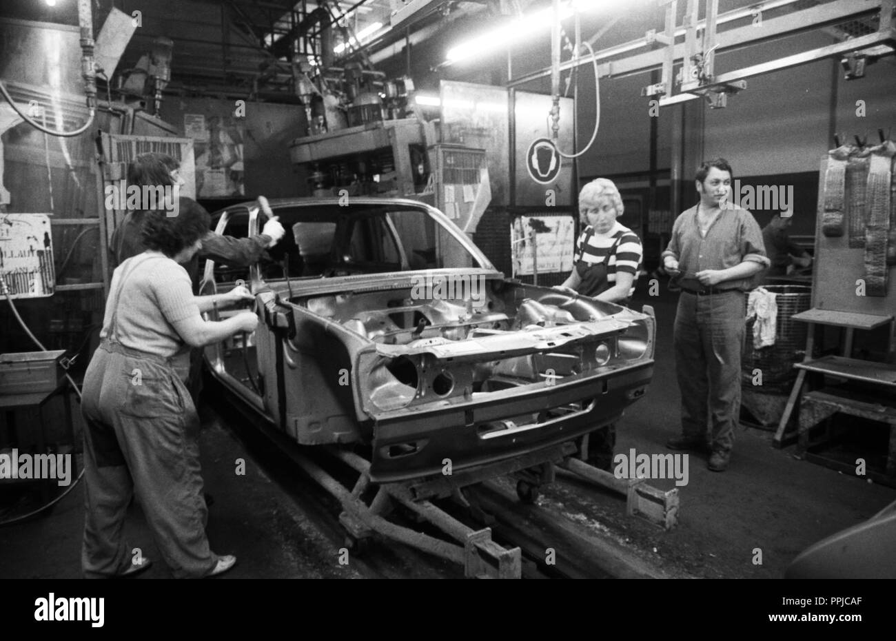 Opel plant i hi-res stock photography and images - Alamy