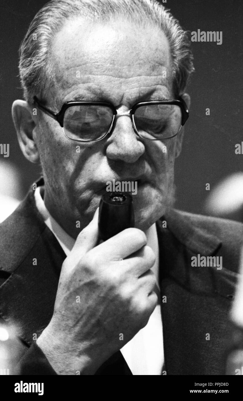 Herbert wehner hires stock photography and images Alamy