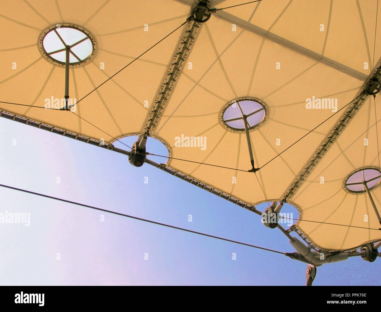 Detail of the canvas structure in the centre of the Grande Arche de la