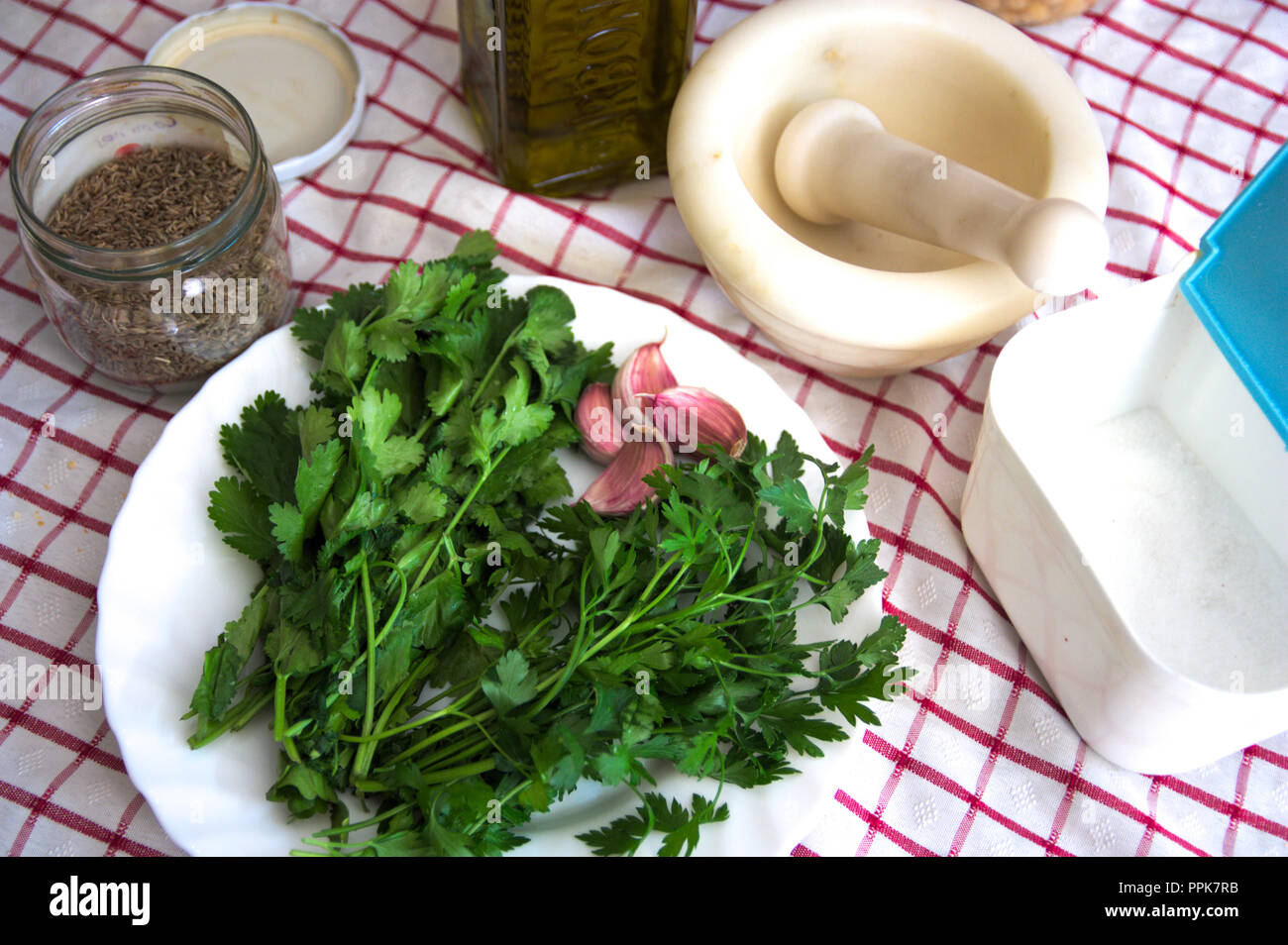 View all the ingredients necessary to make green mojo at home with