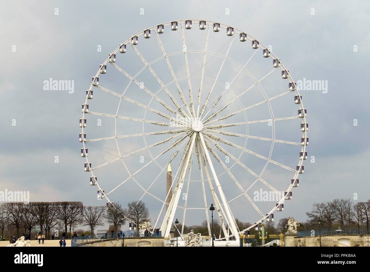The Big Wheel at Place de la Concorde in Paris. France Stock Photo Alamy
