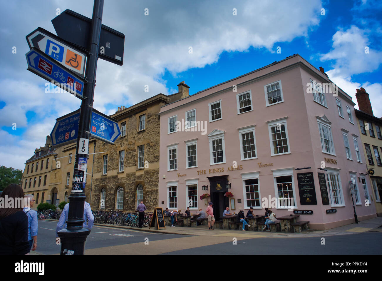 Kings Arms Pub Oxford England UK Stock Photo - Alamy