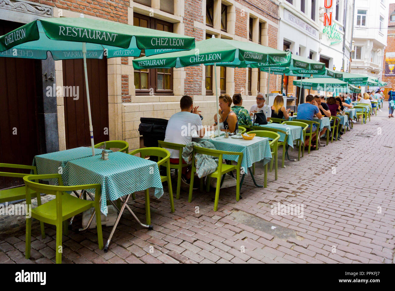 Chez Leon, restaurant, Rue des Bouchers, Brussels, Belgium Stock Photo