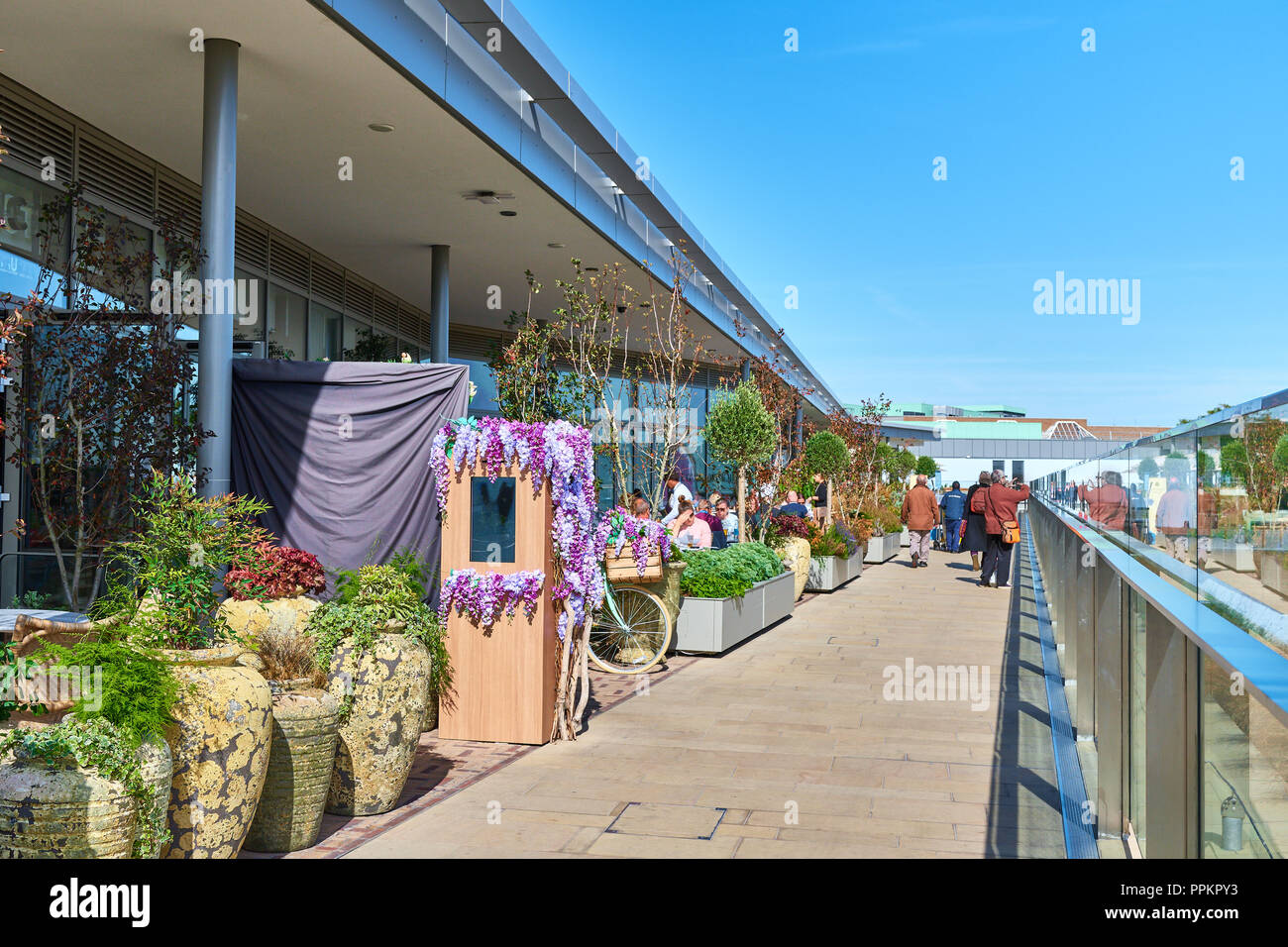Rooftop terrace, Westgate shopping centre, Oxford, England Stock Photo