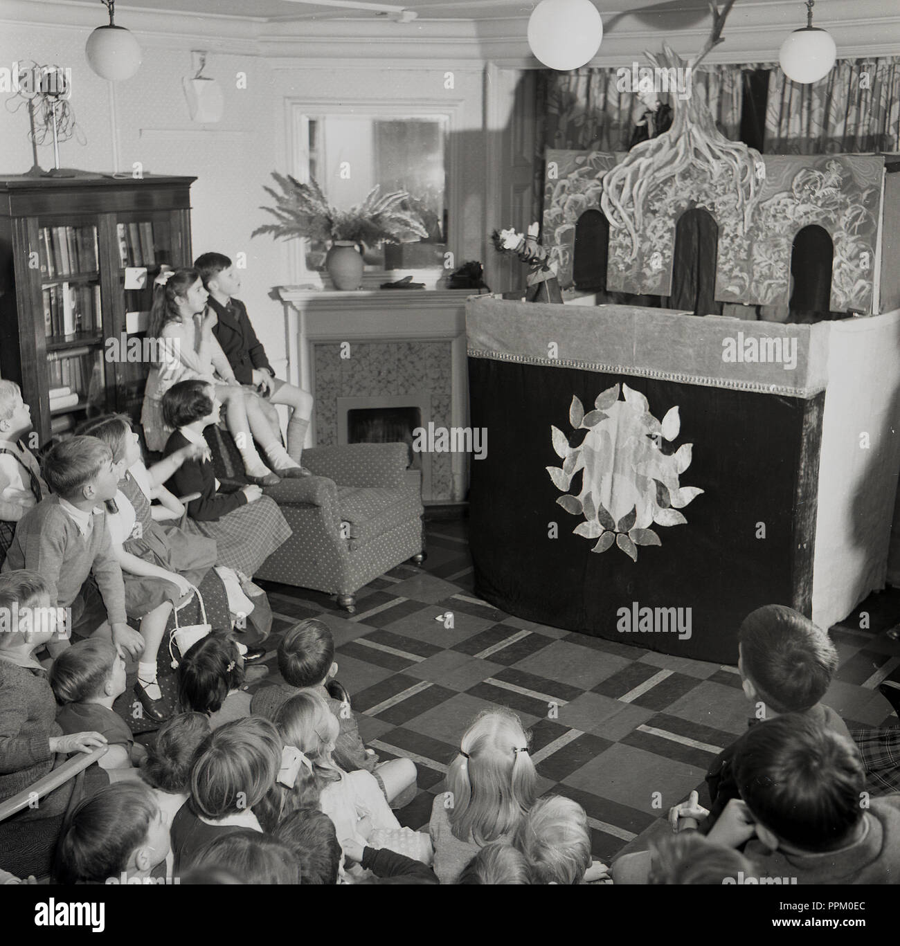 Puppet Show Stock Photos & Puppet Show Stock Images Alamy