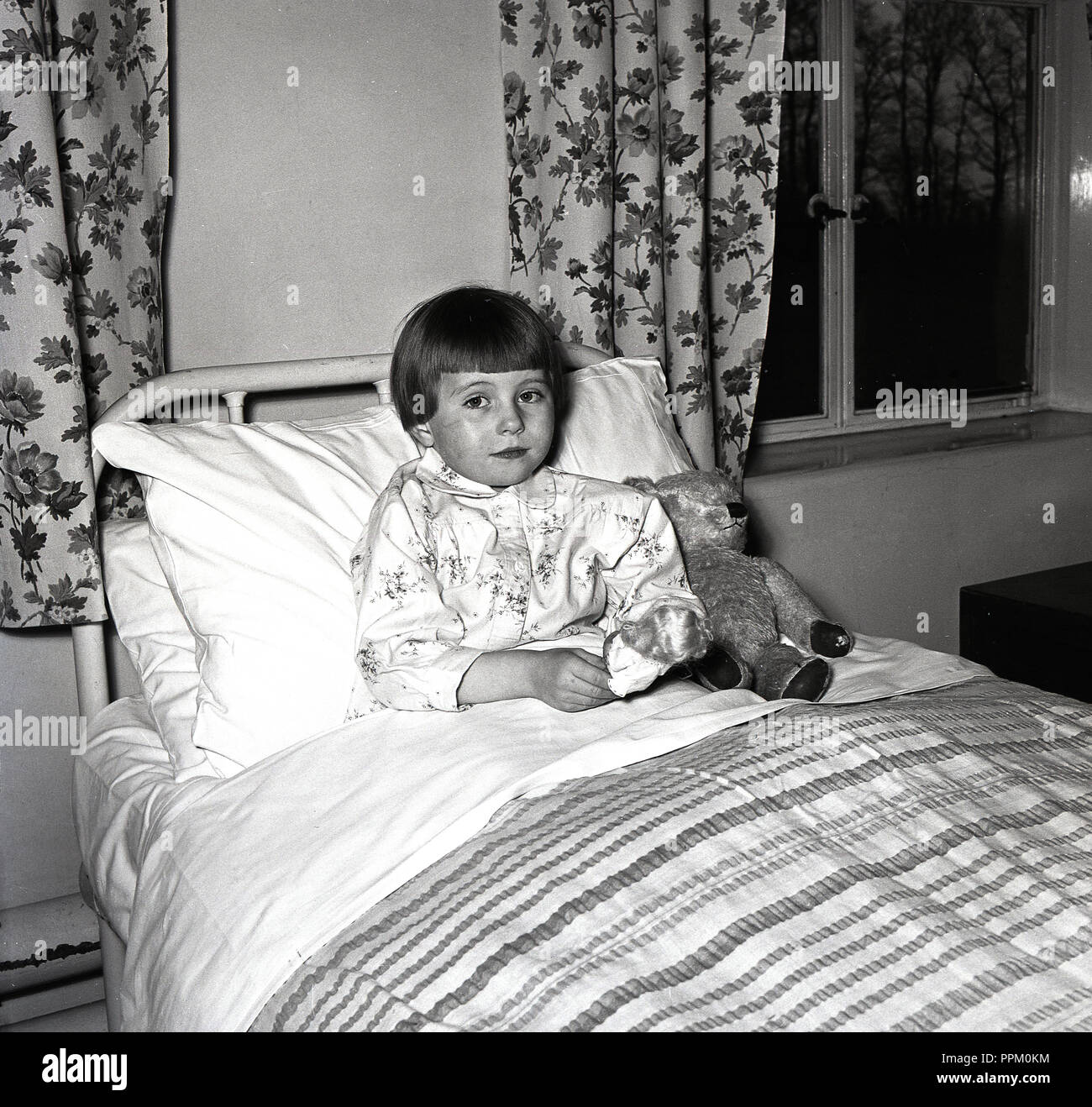 1950s hospital bed hi-res stock photography and images - Alamy