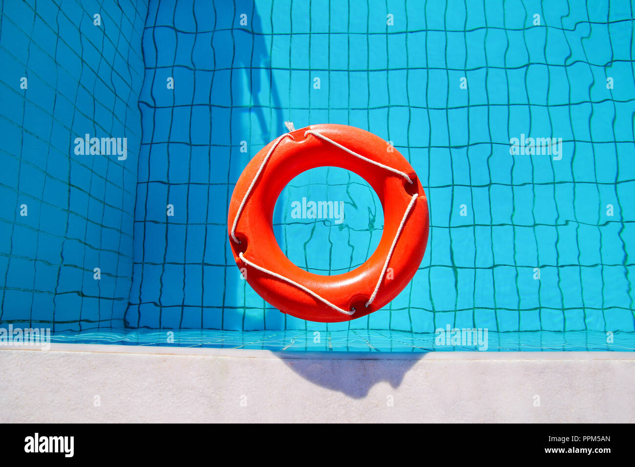 floating ring pool
