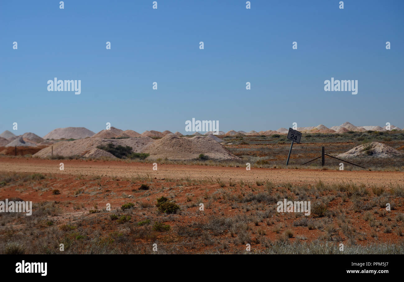 14 miles field, Opal mines. Coober Pedy , South Australia Stock Photo