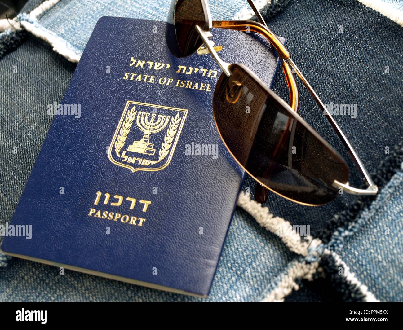 Israeli Passport Darkon With Sunglasses Foreign Passport Of Israel Stock Photo Alamy