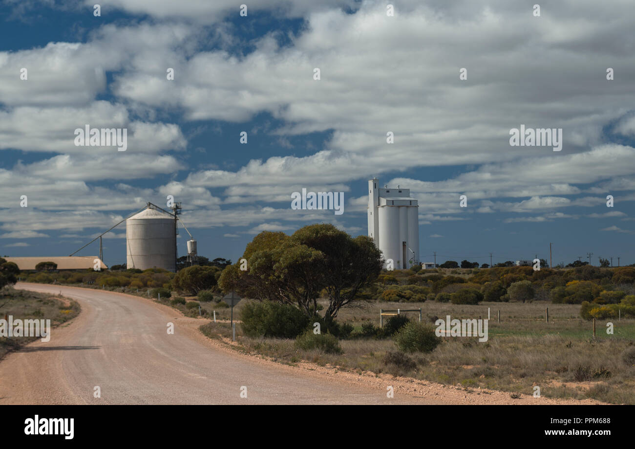 white wheat silos, Wheat belt, Australia Stock Photo Alamy