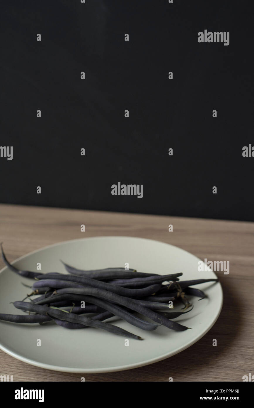 Green beans dark background hi-res stock photography and images - Alamy
