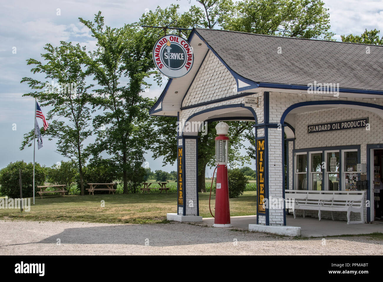 Historic gas station, Standard Oil gas station, on Route 66, Odell