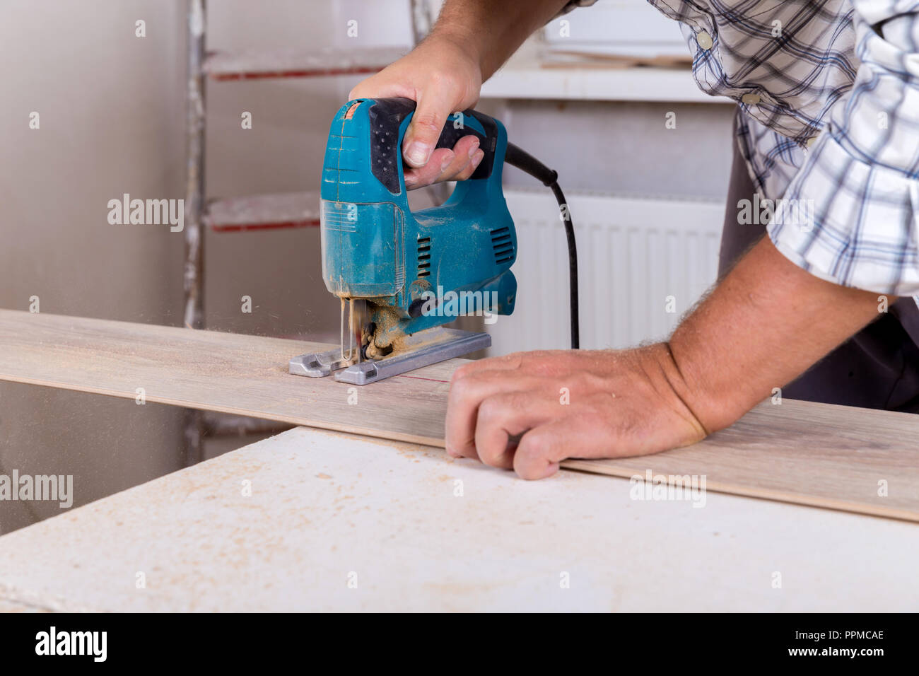 Installing Laminate Flooring Carpenter Cut Parquet Floor Board