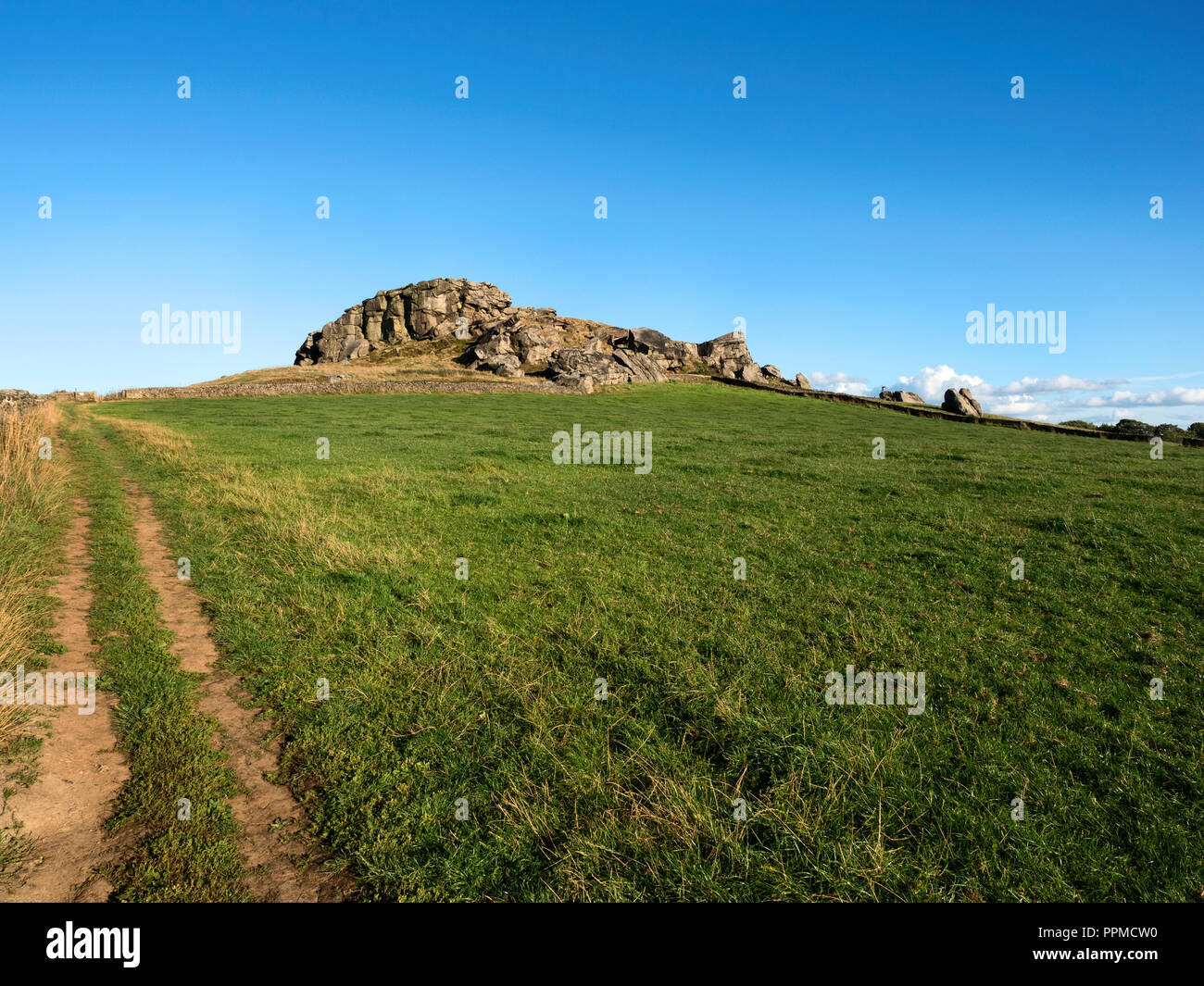 Almscliff Crag Millstone Grit Outcrop Near Harrogate North Yorkshire England Stock Photo Alamy