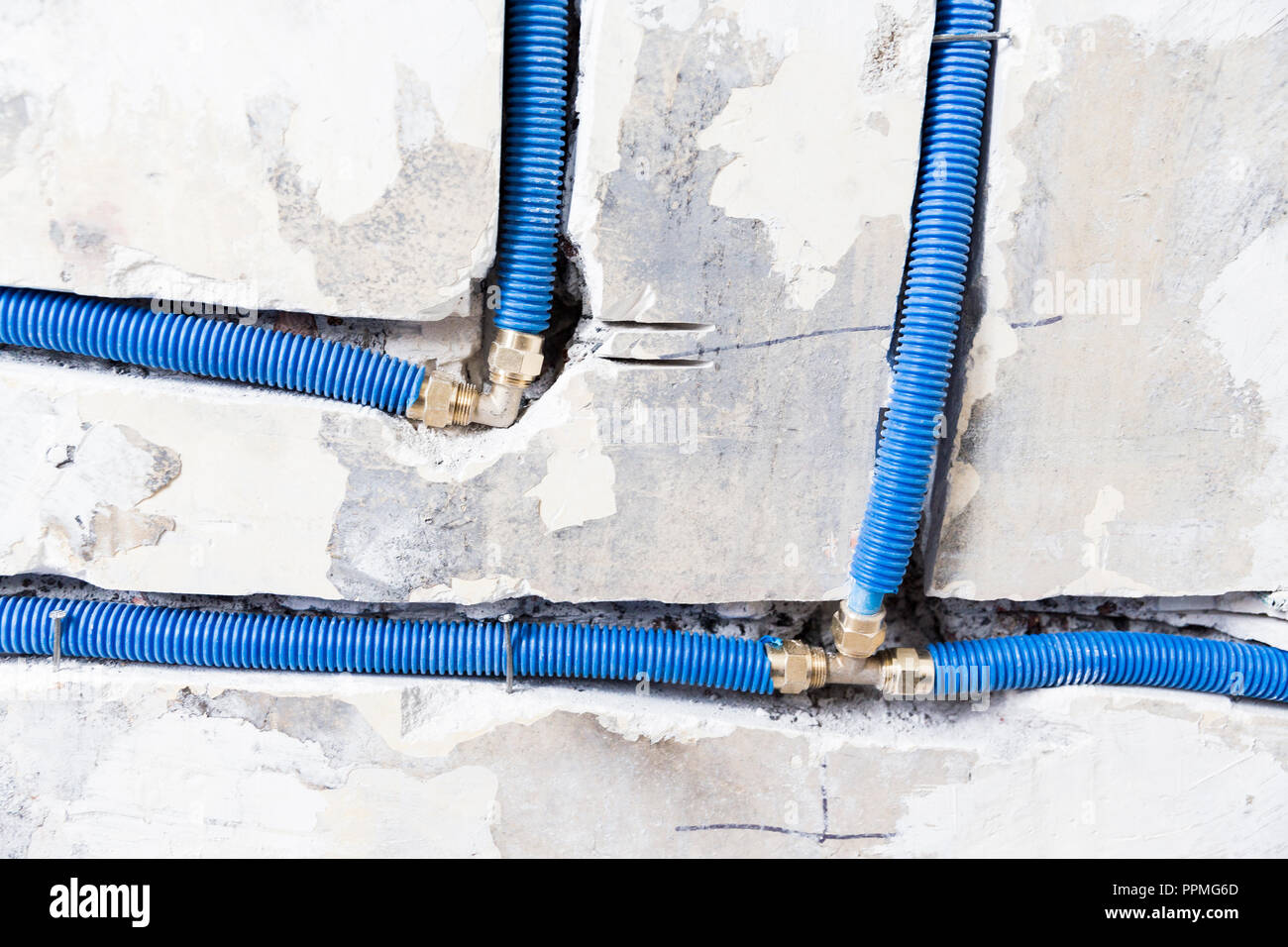 Water pipes made of polypropylene PEX in the wall, plumbing in the