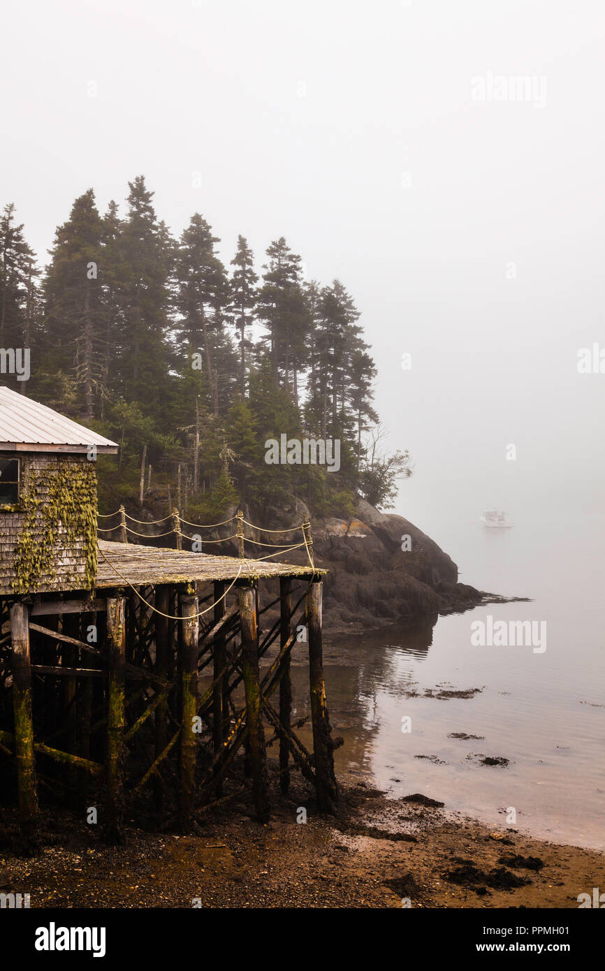 Old Fishing Shack Harbor High Resolution Stock Photography and Images