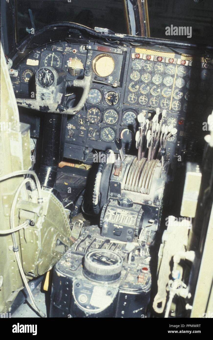 Boeing B-52D Stratofortress cockpit 5 USAF Stock Photo - Alamy