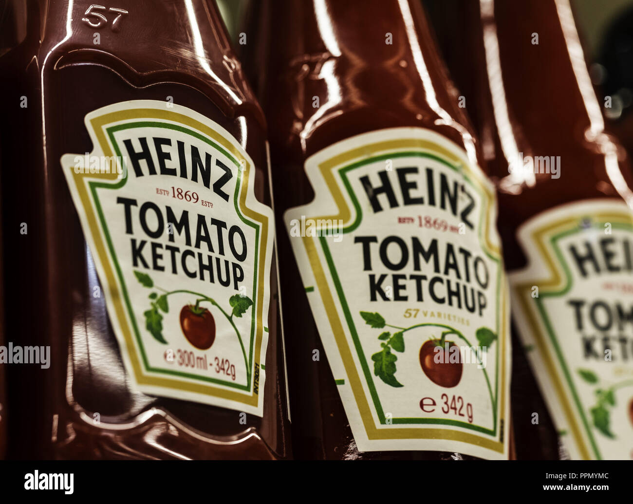 September 26, 2018 - Kiev, Ukraine - Heinz Tomato Ketchup seen on the store shelf, selective focus. (Credit Image: © Igor Golovniov/SOPA Images via ZUMA Wire) Stock Photo