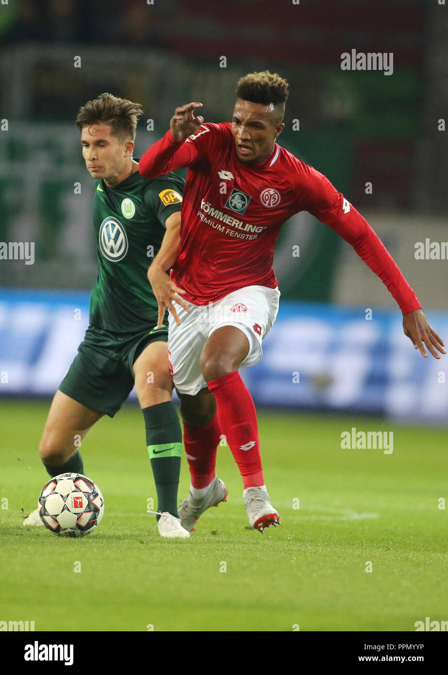 26 September 2018 Rhineland Palatinate Mainz Soccer Bundesliga Fsv Mainz 05 Vfl Wolfsburg 5th Matchday In The Opel Arena Jean Philippe Gbamin R From Mainz And Elvis Rexhbecaj From Wolfsburg Fight For The