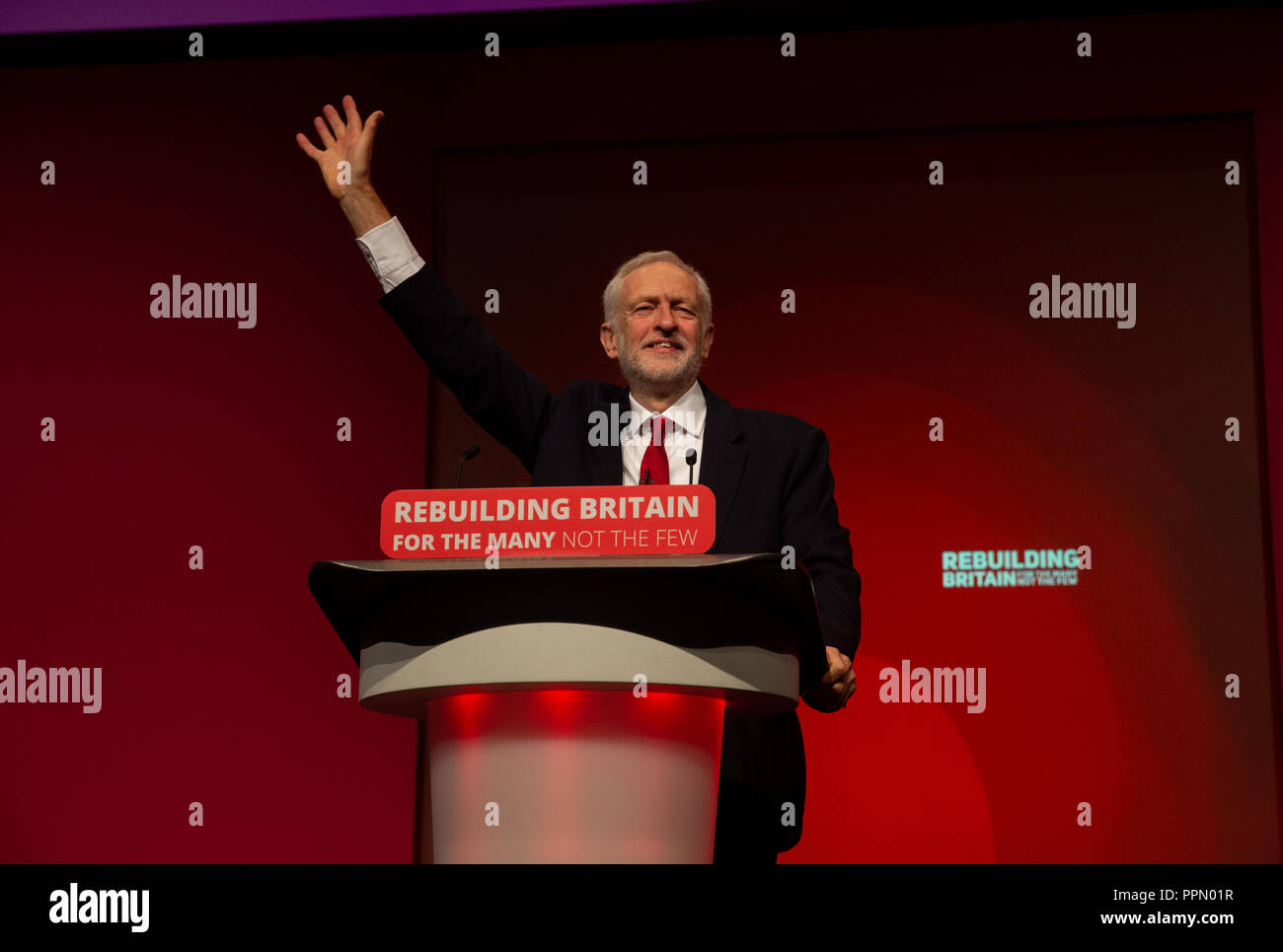 Liverpool, UK. 26th Sep 2018. Labour Leader, Jeremy Corbyn, waves to the party members before he delivers his keynote speech to delegates at the Labour Party Conference in Liverpool. Credit: Mark Thomas/Alamy Live News Stock Photo