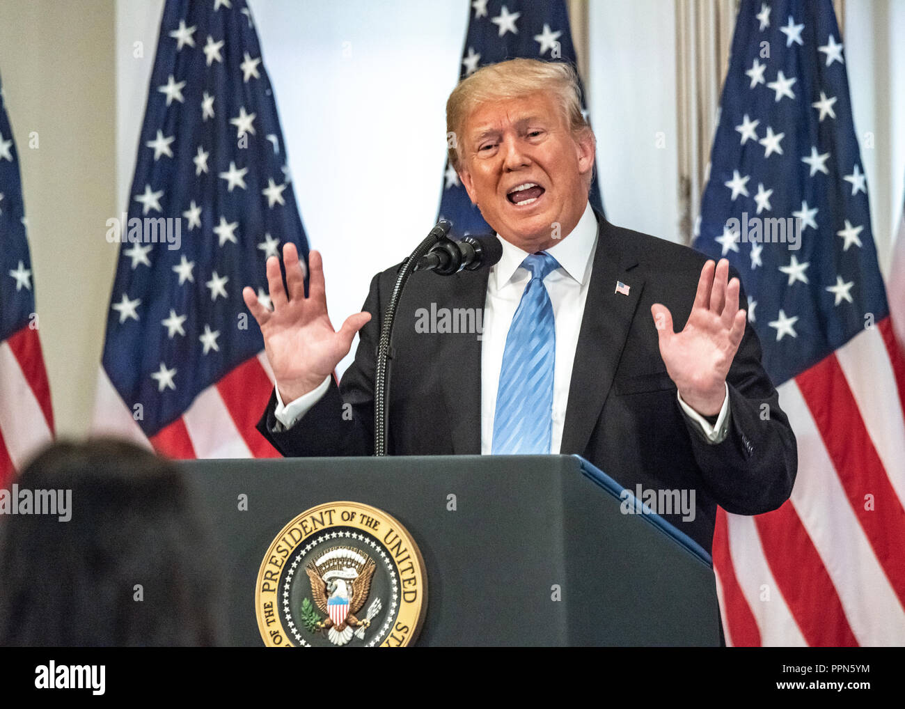 Donald trump portrait 2018 hi-res stock photography and images - Alamy