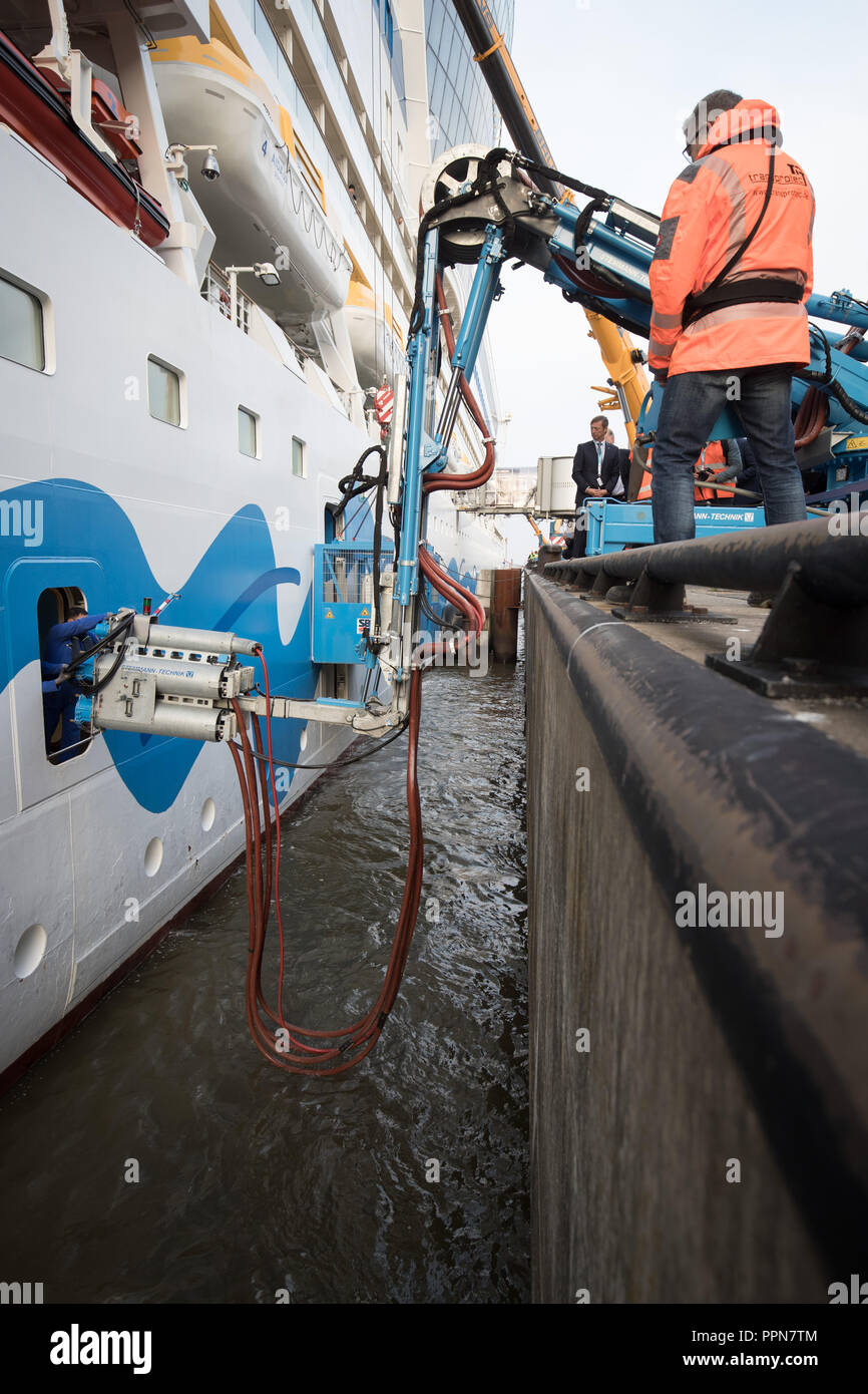 27 September 2018 Hamburg Thorsten Meyer Engineer And Service Technician Controls The Mobile Crane Of The Shore Power Plant At The Cruise Center Altona To Connect The Power Supply To The Cruise