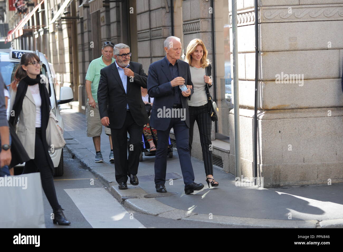 * NO WEB* Milan, Santo Versace goes to greet the employees of Via