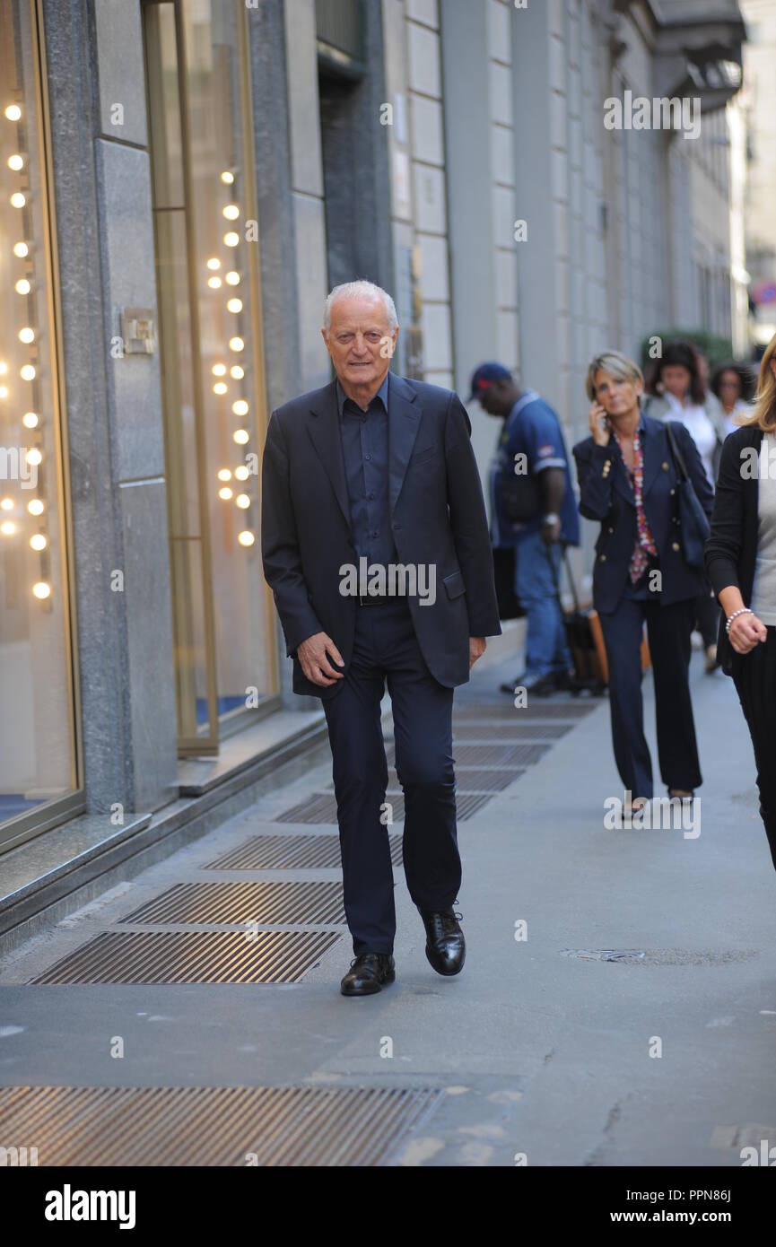 * NO WEB* Milan, Santo Versace goes to greet the employees of Via