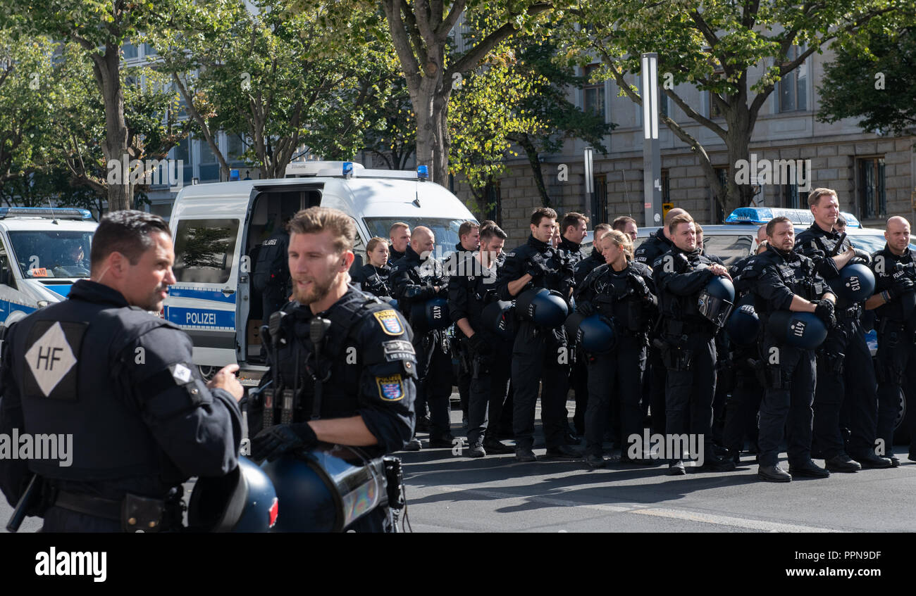 Berlin police hi-res stock photography and images - Alamy