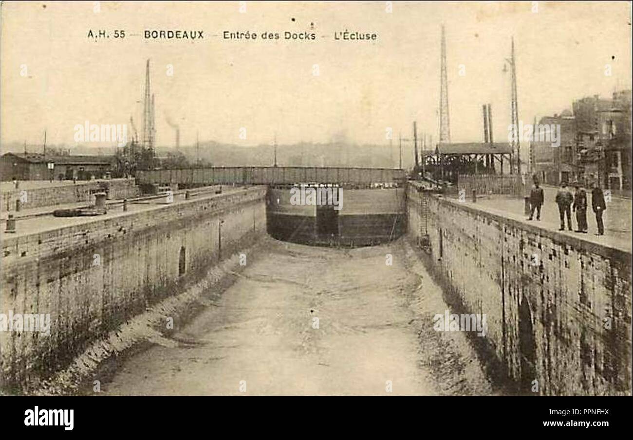 Bordeaux - Bassin à flot 2. Stock Photo