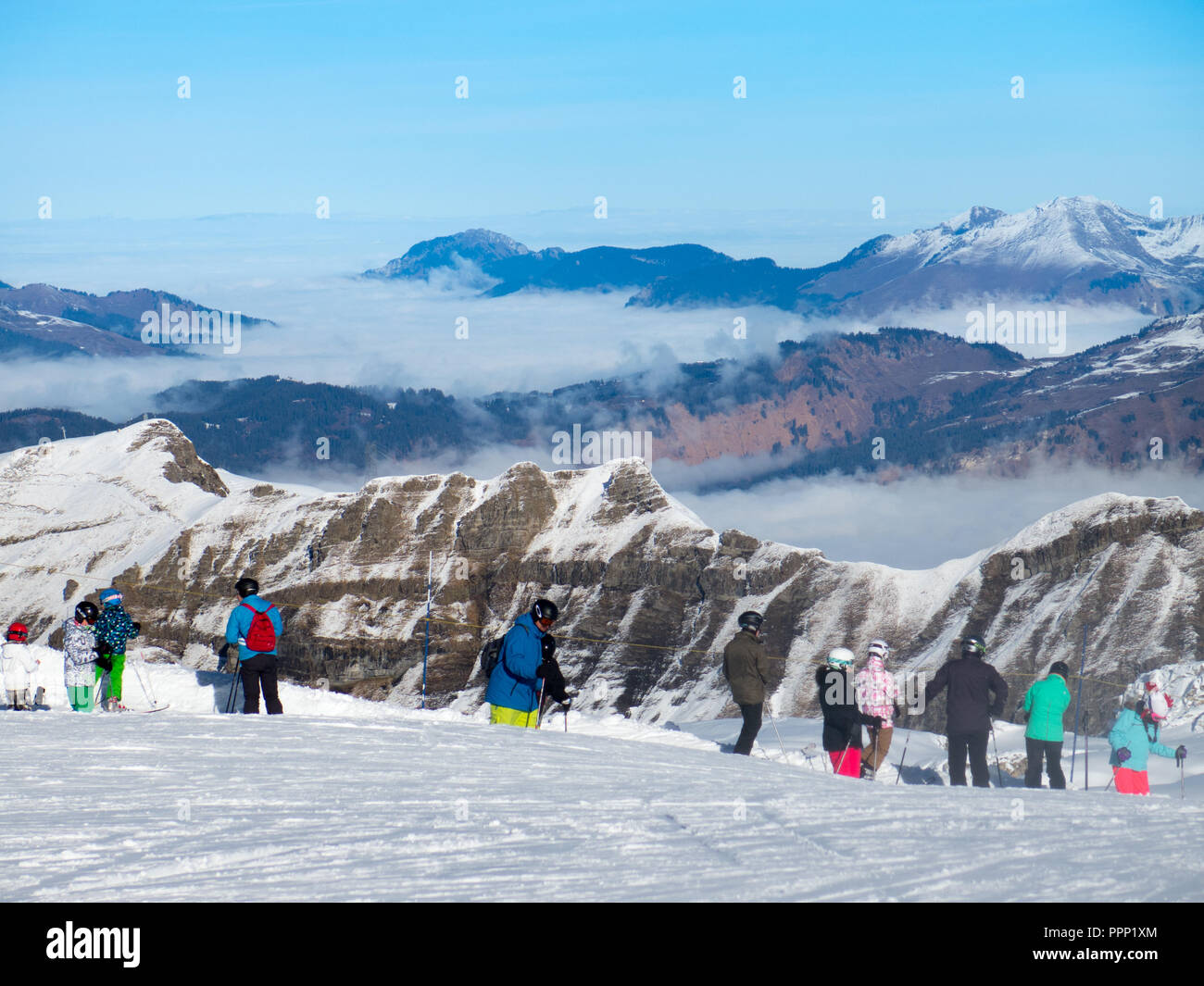 Piste marker sign hi-res stock photography and images - Alamy