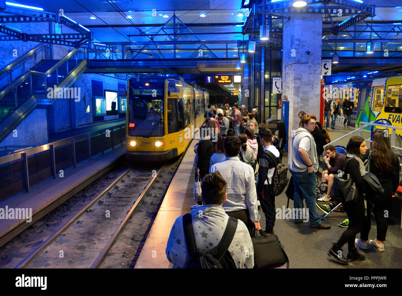 U-Bahnhof, Hauptbahnhof, Essen, Nordrhein-Westfalen, Deutschland Stock Photo