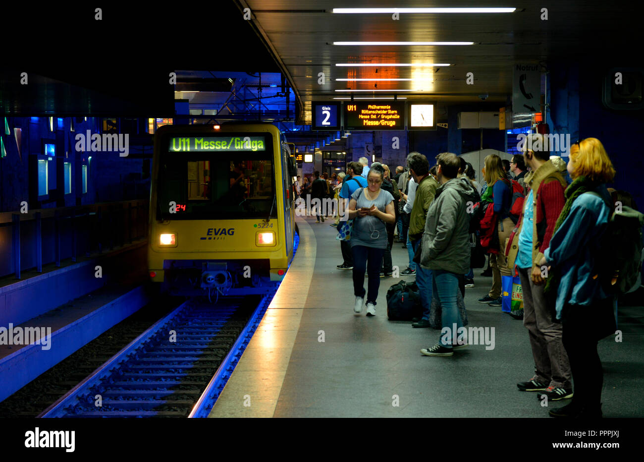 U-Bahnhof, Hauptbahnhof, Essen, Nordrhein-Westfalen, Deutschland Stock Photo