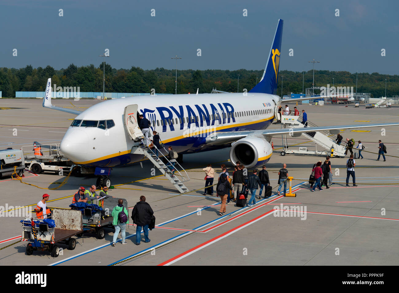 Page 2 Airport Koln Bonn High Resolution Stock Photography And Images Alamy