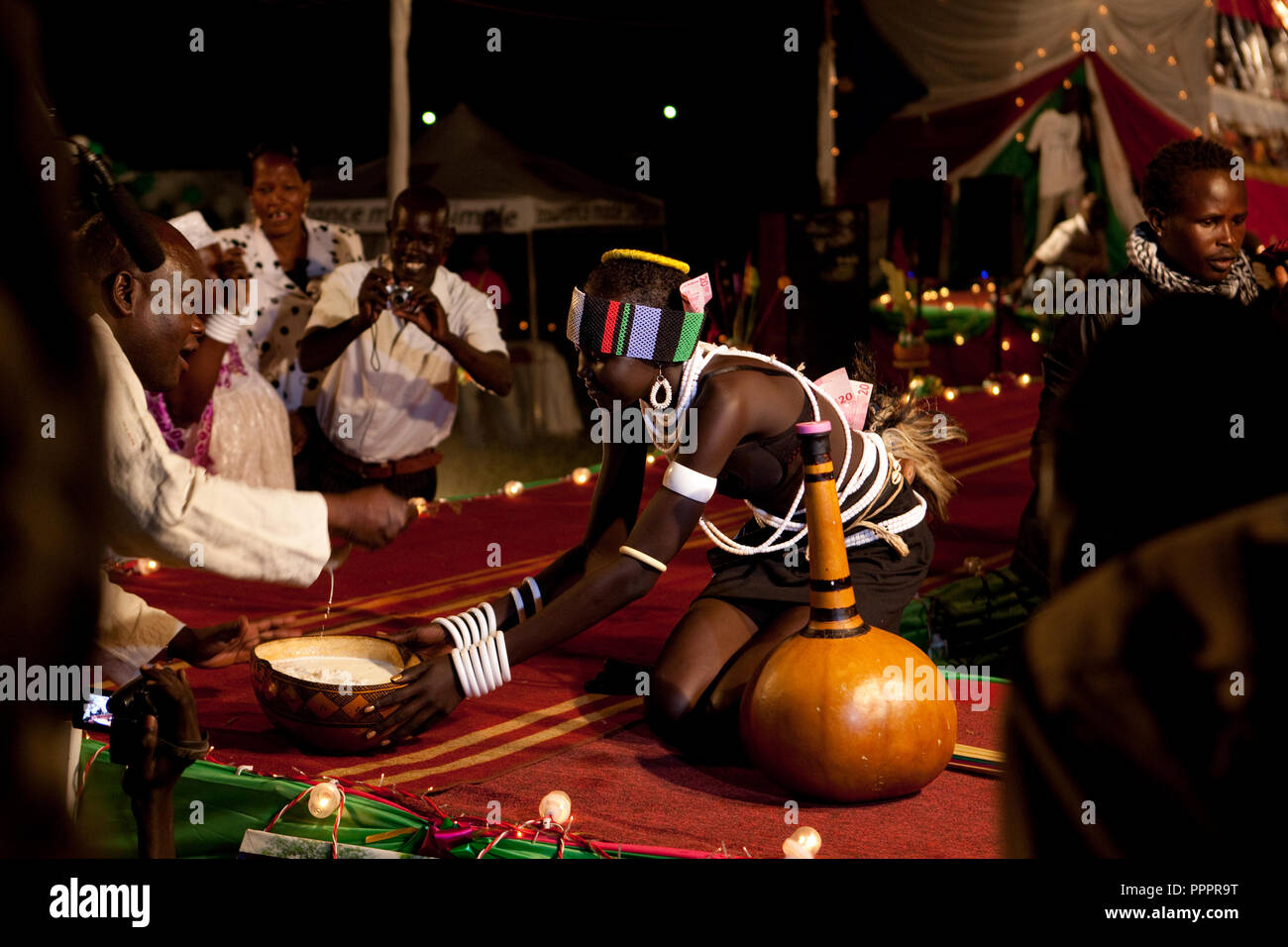 Zande woman hi-res stock photography and images - Alamy