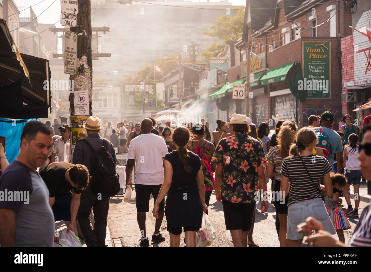 Kensington market toronto hires stock photography and images Alamy