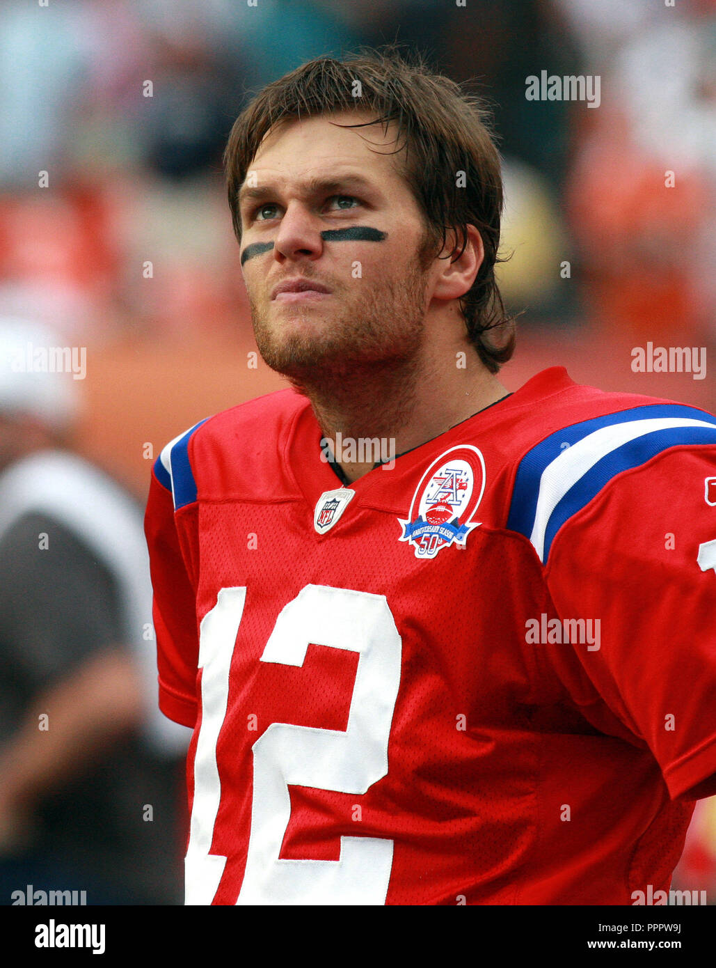 Dejected New England Patriots quarterback Tom Brady watches the final  seconds tick off the clock against the Miami Dolphins at Landshark stadium  in Miami on December 6, 2009 Stock Photo - Alamy