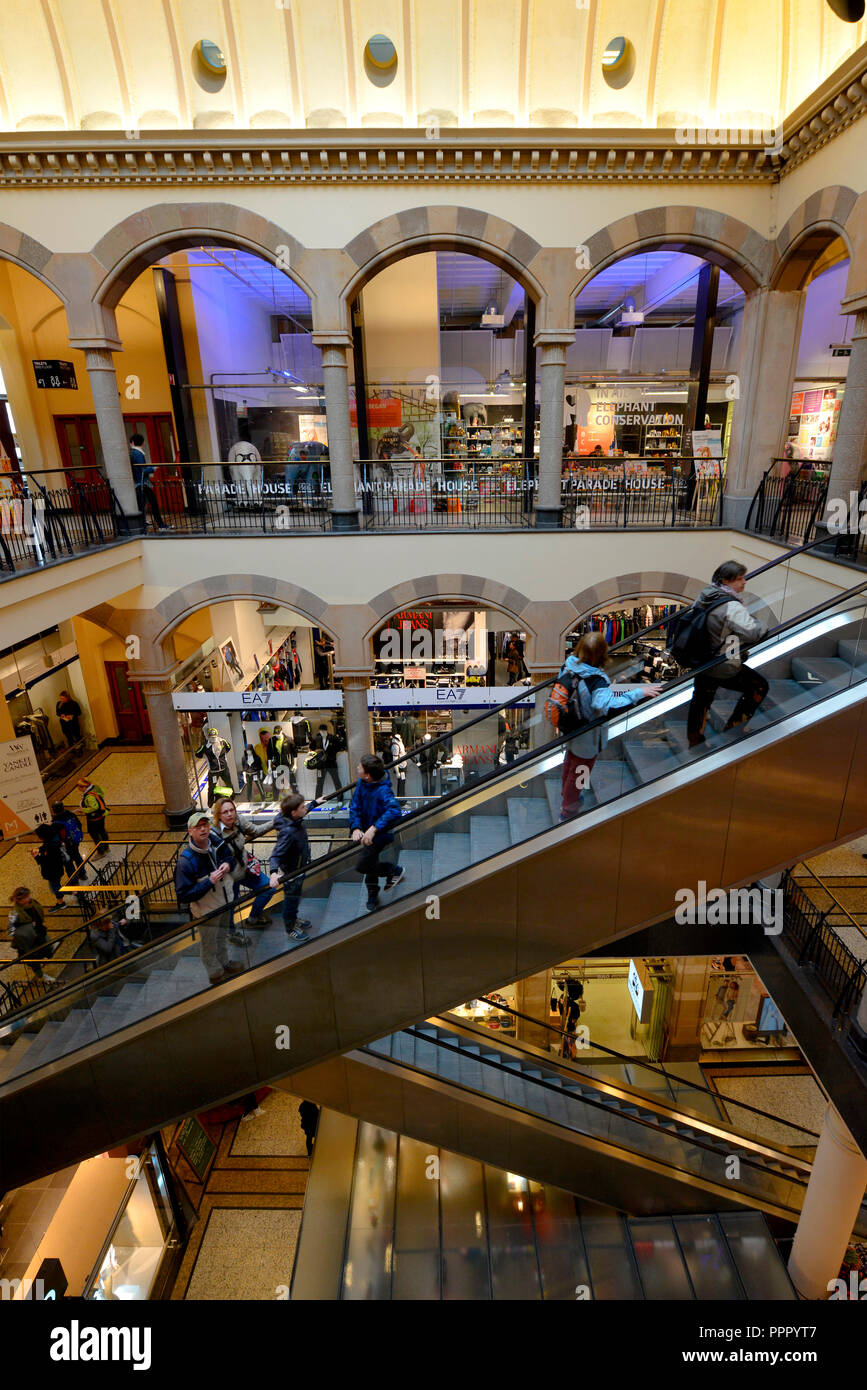Shopping Centre, Magna Plaza, Nieuwezijds Voorburgwal , Amsterdam, Niederlande Stock Photo