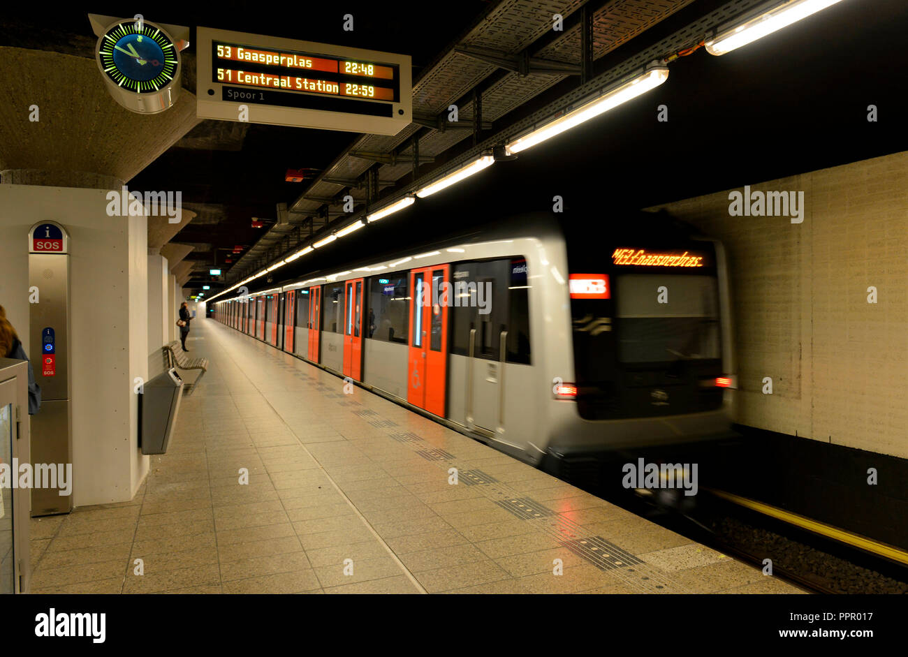 Metro, Amsterdam Centraal, Amsterdam, Niederlande Stock Photo