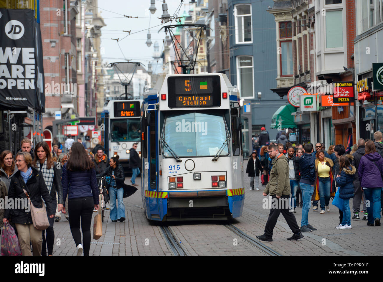 Trams, Leidsestraat, Amsterdam, Niederlande Stock Photo